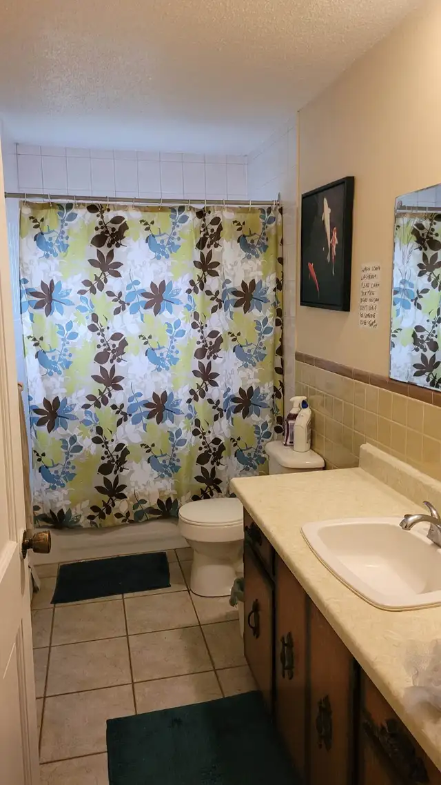 SHORT WALK TO CONESTOGA COLLEGE -STUDENT ROOMS FOR RENT - Photo 8