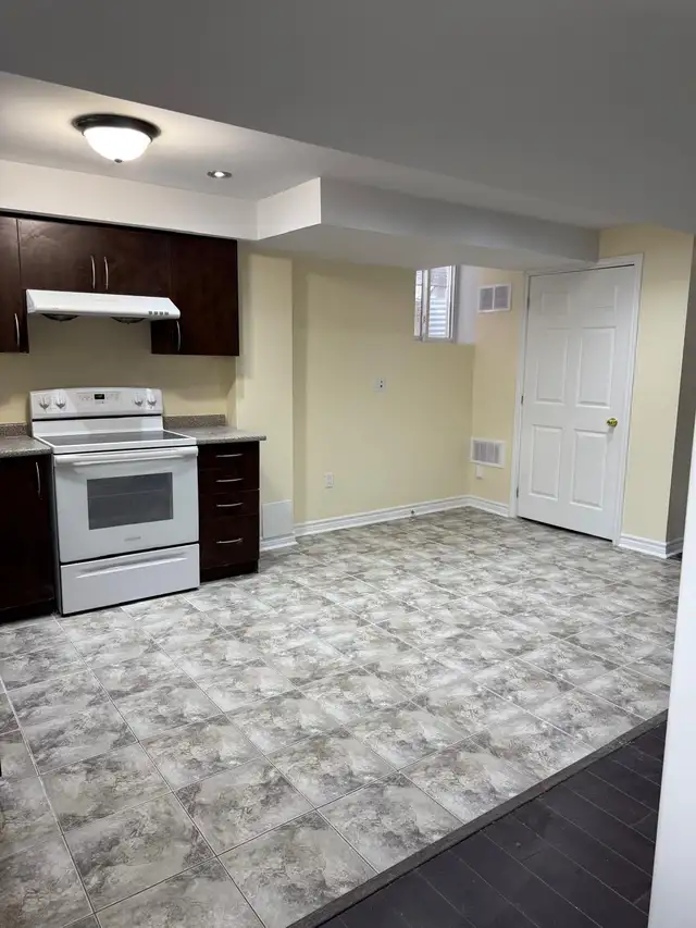 Brampton basement for rent - Photo 2