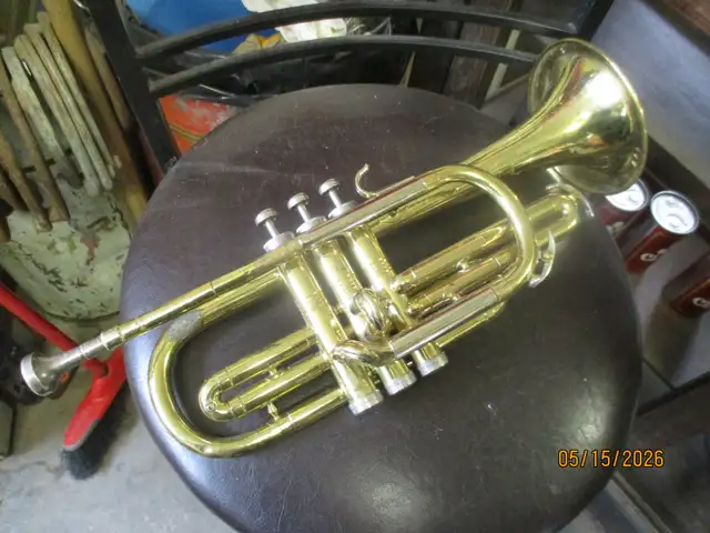 OLD CONN DIRECTOR SOLID BRASS TRUMPET HORN $150 MANCAVE DECOR