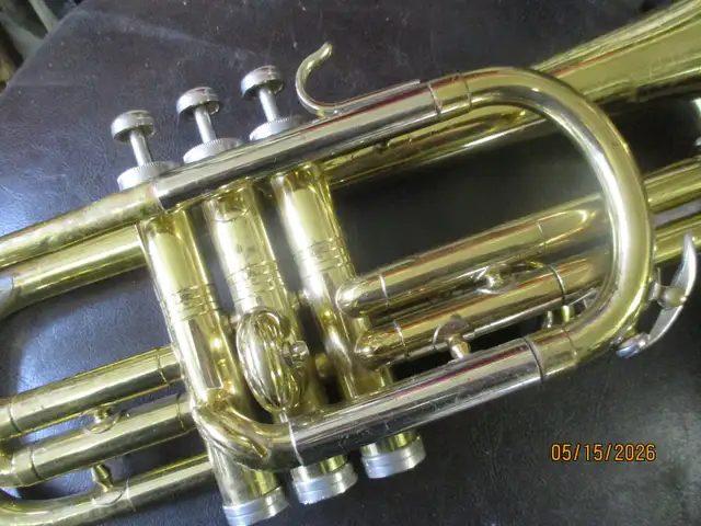 OLD CONN DIRECTOR SOLID BRASS TRUMPET HORN $150 MANCAVE DECOR - Photo 3