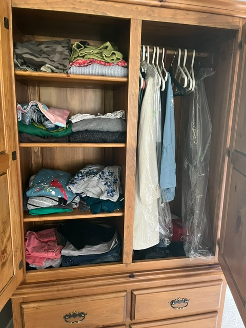Pine Wardrobe - Photo 3
