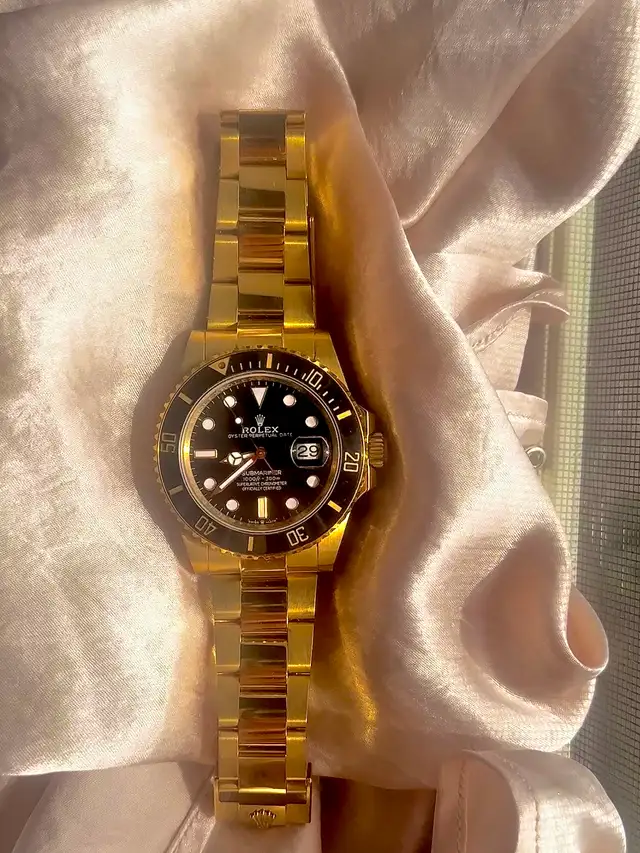 REAL ROLEX WATCH WITH PAPERS- SELLING FOR UNDER-MARKET VALUE!! - Photo 2