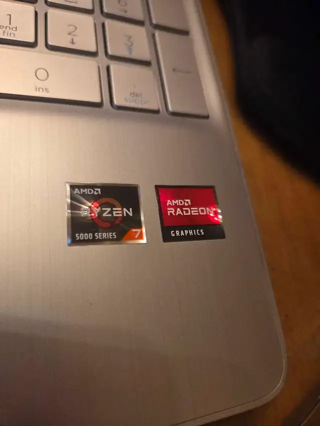 hp i5 Windows 11 modèle ef2008ca - Photo 2