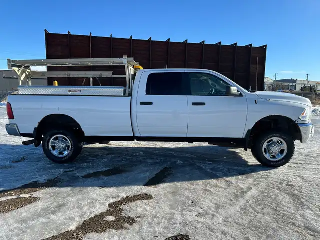 2018 Ram 2500 SLT 6.4L HEMI 4WD Crew Cab For Sale.