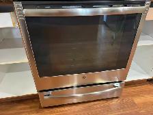 Gently Used GE Free-standing Range