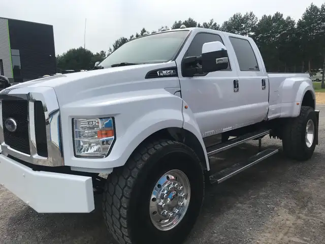 Custom Ford F650 Crew Cab - Photo 3