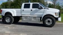 Custom Ford F650 Crew Cab - Photo 4