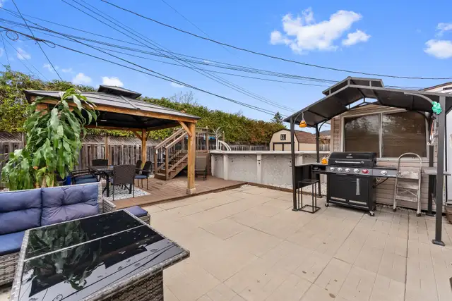 OPEN HOUSE MAY 17 2-4 PM - 3 bdrm split-level home, carpet-free - Photo 10