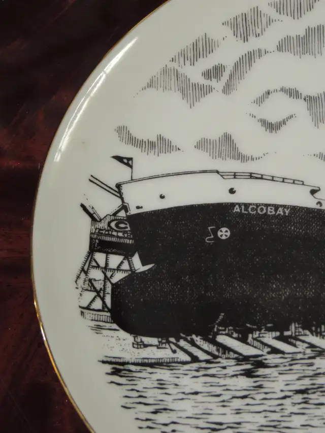 Collingwood Shipyards Collector's Plate - Photo 3