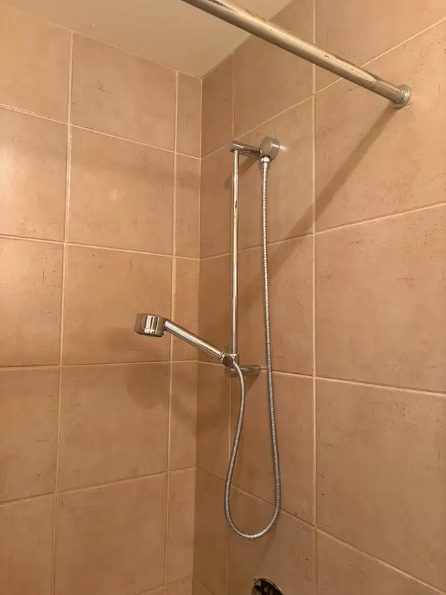 Bathroom - Photo 4