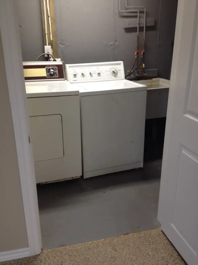 3 Beds,2 Bath,Finished Basement,Appliances,A.C.Garage,Patio,Town - Photo 10