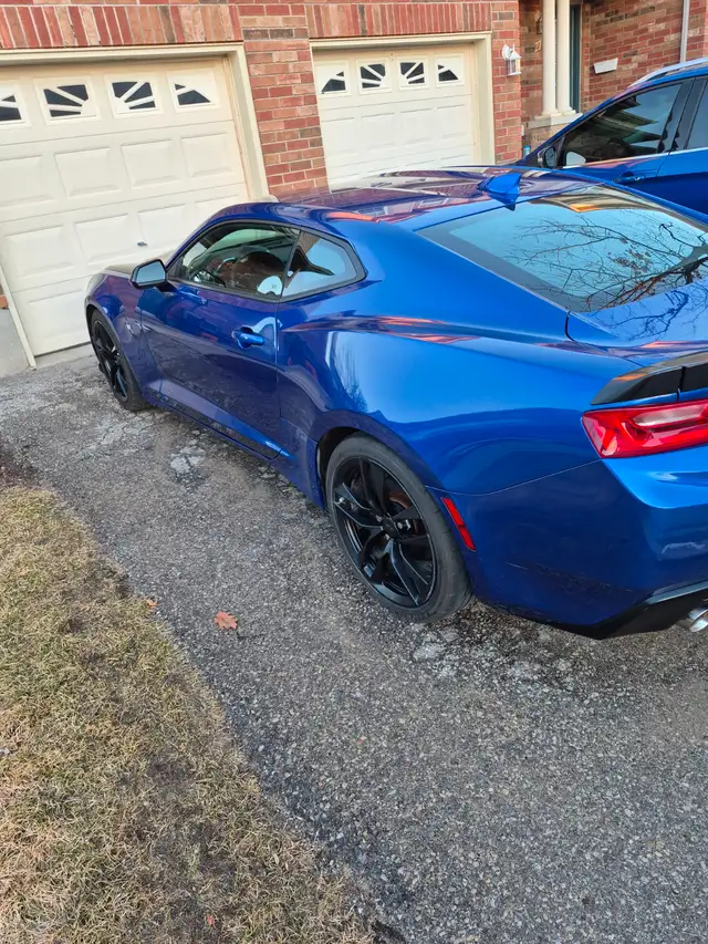 2018 camaro 1LS with upgraded 1LE package only 68,000kms will ce - Photo 3