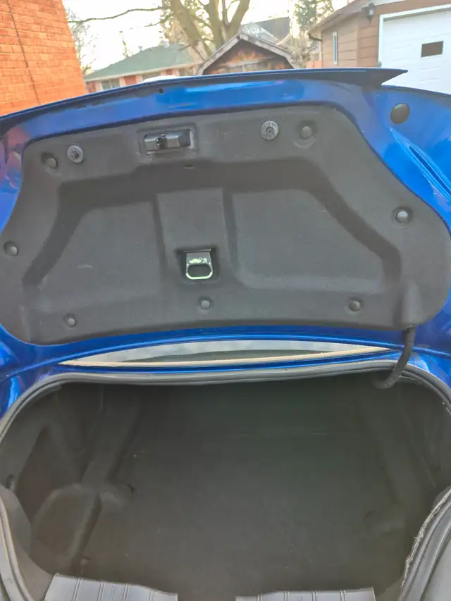 2018 camaro 1LS with upgraded 1LE package only 68,000kms will ce - Photo 9