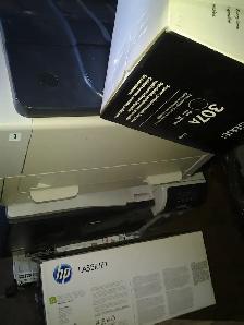 HP Color LaserJet CP5225 WorkgroupPrinter Ethernet tabloid 11x17