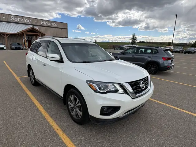 2020 Nissan Pathfinder SV AWD - Photo 2