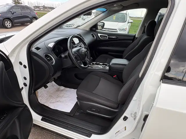 2020 Nissan Pathfinder SV AWD - Photo 11