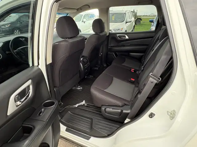 2020 Nissan Pathfinder SV AWD - Photo 12