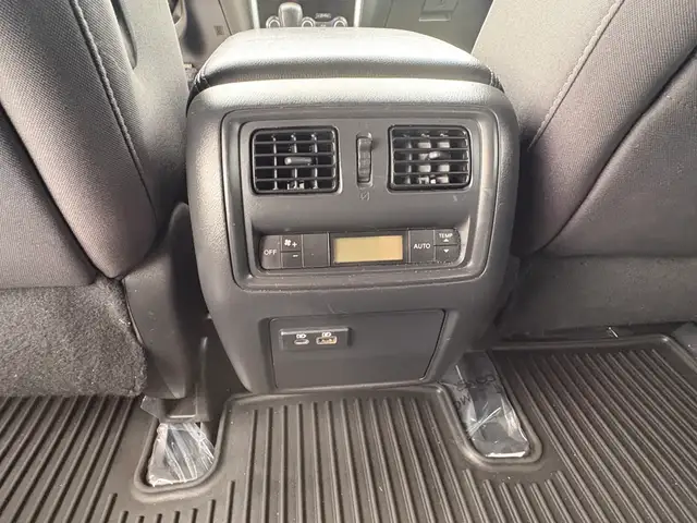 2020 Nissan Pathfinder SV AWD - Photo 13