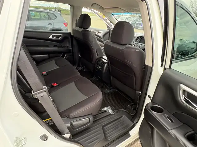 2020 Nissan Pathfinder SV AWD - Photo 16