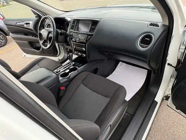 2020 Nissan Pathfinder SV AWD - Photo 18