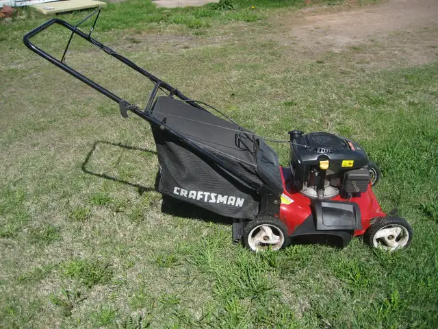 Craftsman 21' 3/1 push mower - Photo 2