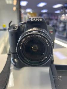 Canon T4I 18MP DSLR with 18-55mm lens and battery grip - Photo 2