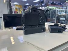 Canon T4I 18MP DSLR with 18-55mm lens and battery grip - Photo 5