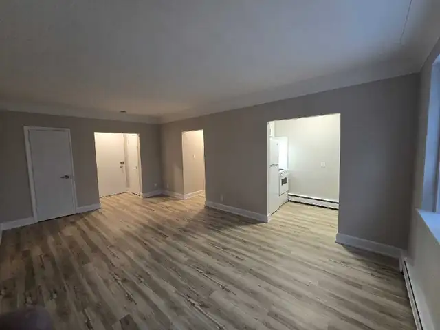 Bachelor apartment available June 1st! - Photo 7