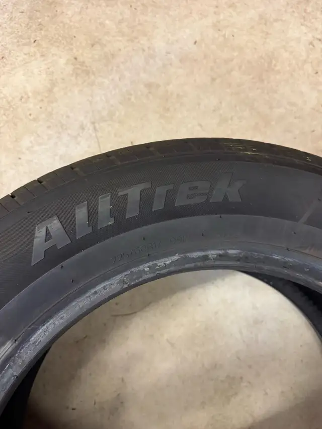 Certified Alltrek - 225-60-17 - almost new - Photo 2