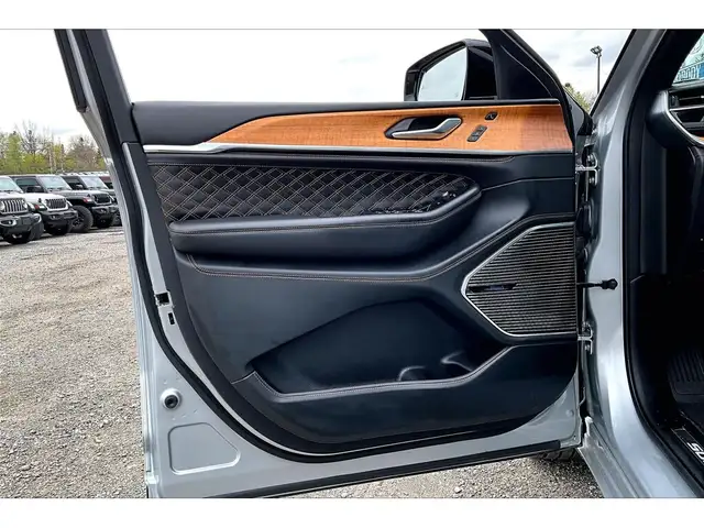 2023 Jeep Grand Cherokee L Summit Reserve | Adv ProTech IV | Lux - Photo 18