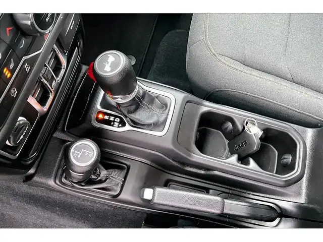 2024 Jeep Wrangler Sahara V6 | Heated Seats | Side Steps | 4X4 - Photo 14