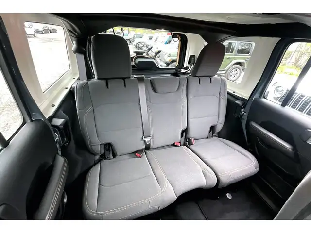 2024 Jeep Wrangler Sahara V6 | Heated Seats | Side Steps | 4X4 - Photo 27