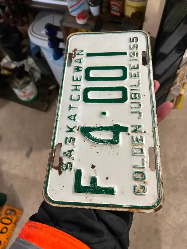 1955 Saskatchewan license plate - Photo 3