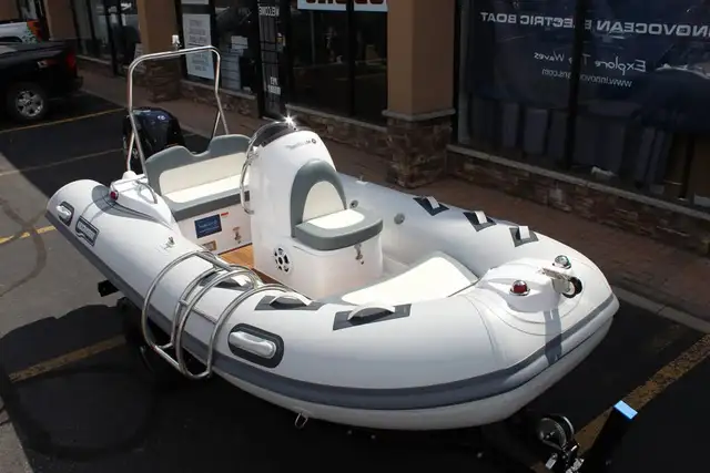 13ft Deep V Hull Luxury fiberglass with canopy 50 HP tohastu - Photo 2