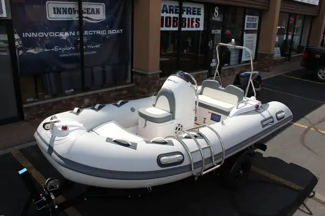 13 ft NS390C Teak Floor with 50 HP Motor canopy ONLY $26000 - Photo 2