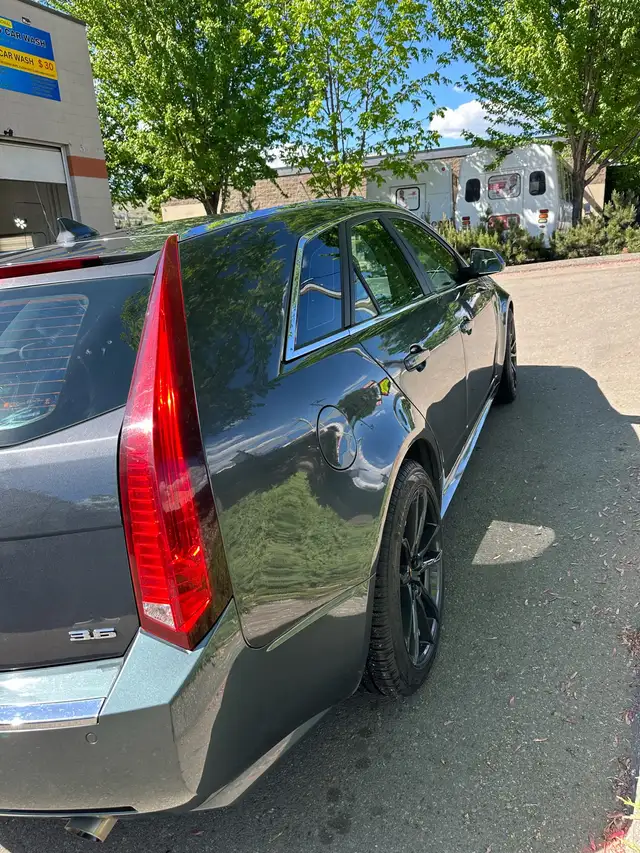 2010 Cadillac CTS Sport Wagon - Photo 4