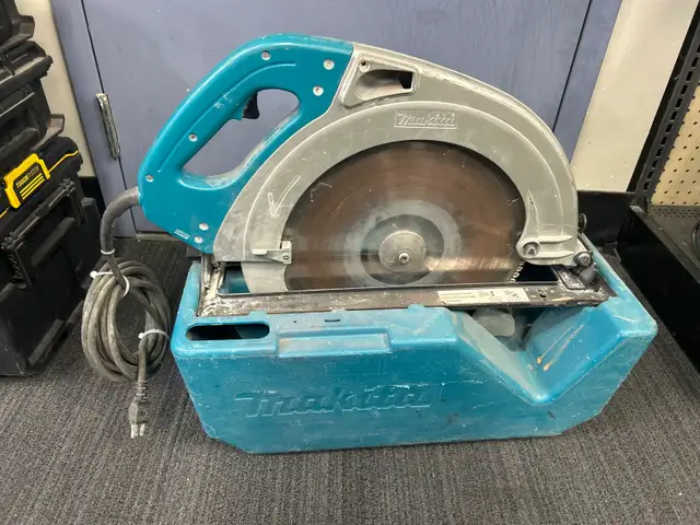 Makita 5402NA 16 5/16 Beam Saw