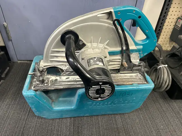Makita 5402NA 16 5/16 Beam Saw - Photo 3