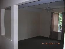Sparkling Clean 2 BR in Historic Home Near Downtown Kitchener - Photo 7