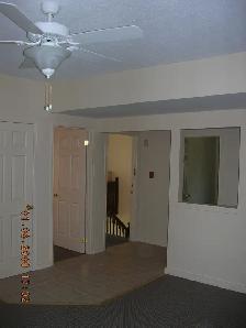 Sparkling Clean 2 BR in Historic Home Near Downtown Kitchener - Photo 8