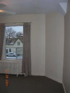 Sparkling Clean 2 BR in Historic Home Near Downtown Kitchener - Photo 9