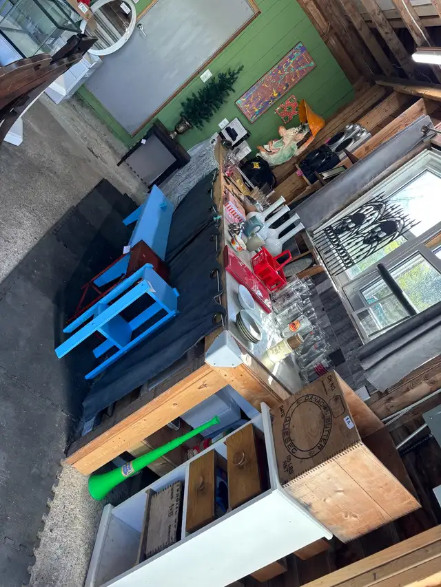 Garage Sale - Photo 5