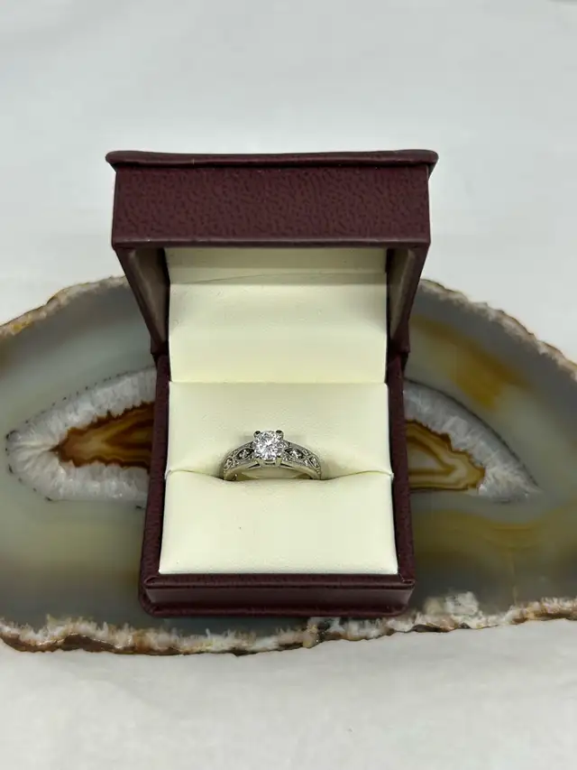 Vintage  Filigree Diamond Ring