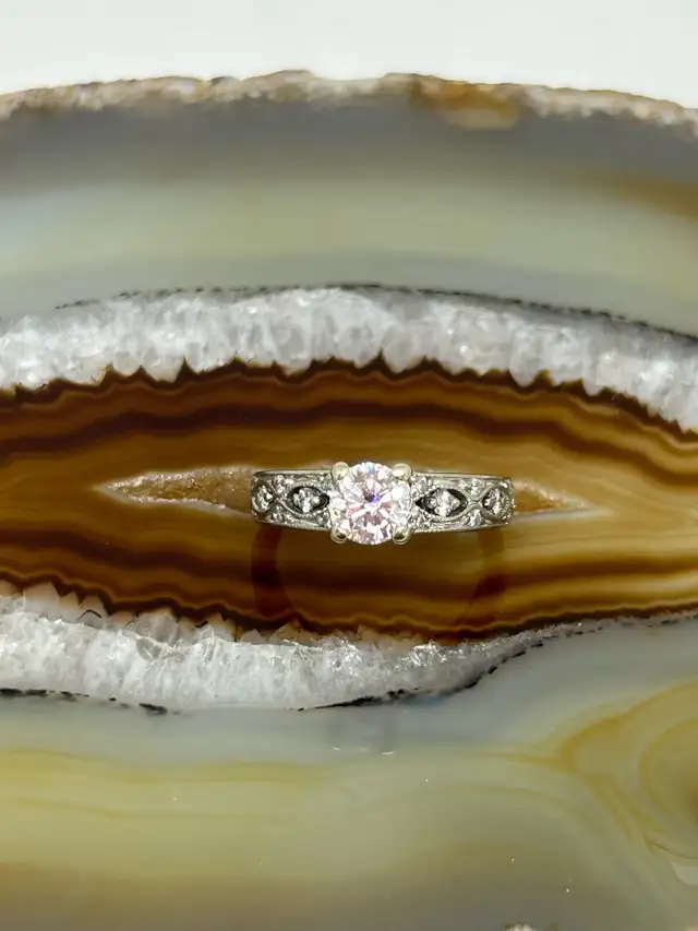 Vintage  Filigree Diamond Ring - Photo 3