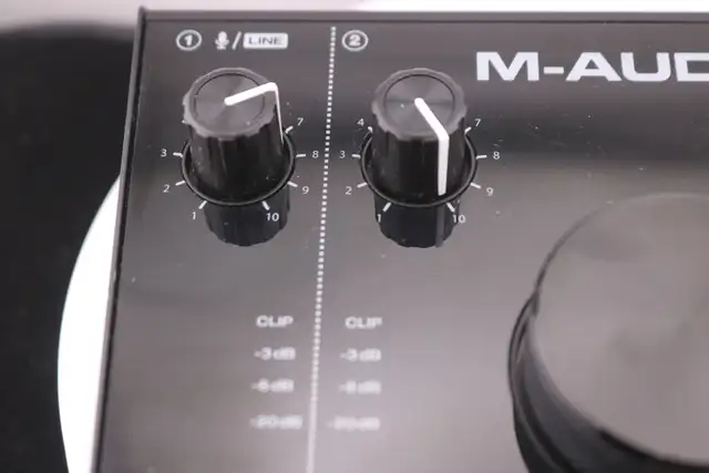 M-Audio AIR 192|4 2-In/2-Out 24/192 USB Audio Interface (#43542) - Photo 3