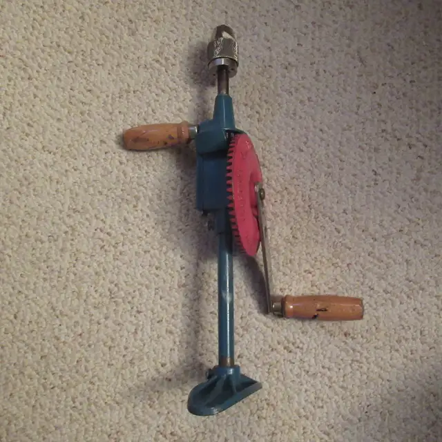 HAND DRILL
