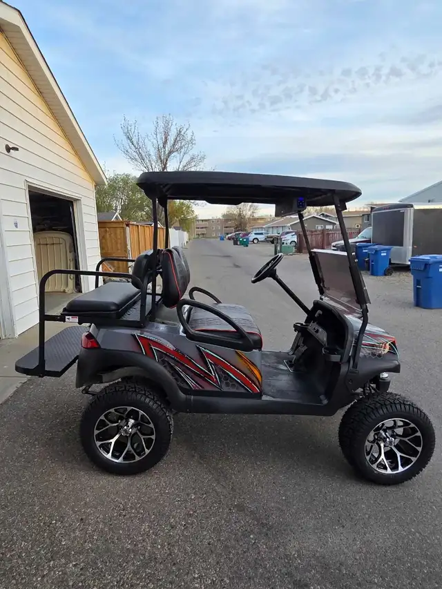 Lifted Club Car Tempo Lithium Golf Cart (With Rear Seat) - Photo 3