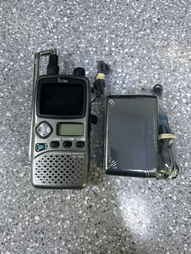ICOM IC-R3 Wide Band Communications Receiver With Power Supply