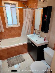 Large size student bedroom, cote-des-neiges