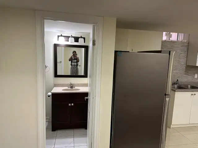 Spacious 2-Bedroom Basement Apartment for Rent - Photo 5